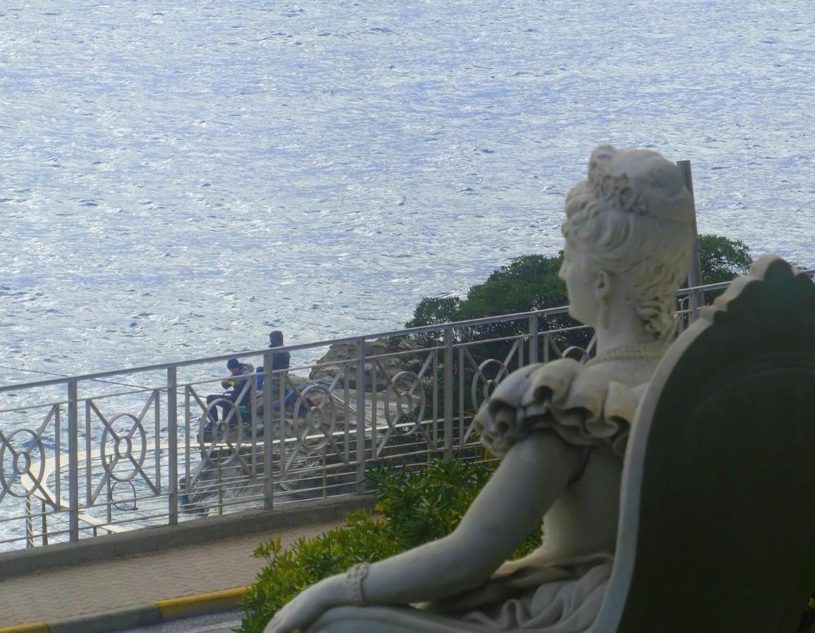 Villa Gaia - Luxury Villa, Pool & Wellness Rooms Bordighera Exteriör bild