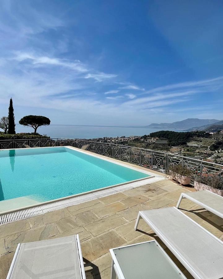 Villa Gaia - Luxury Villa, Pool & Wellness Rooms Bordighera Exteriör bild