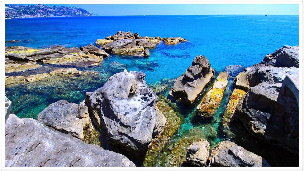 Villa Gaia - Luxury Villa, Pool & Wellness Rooms Bordighera Exteriör bild