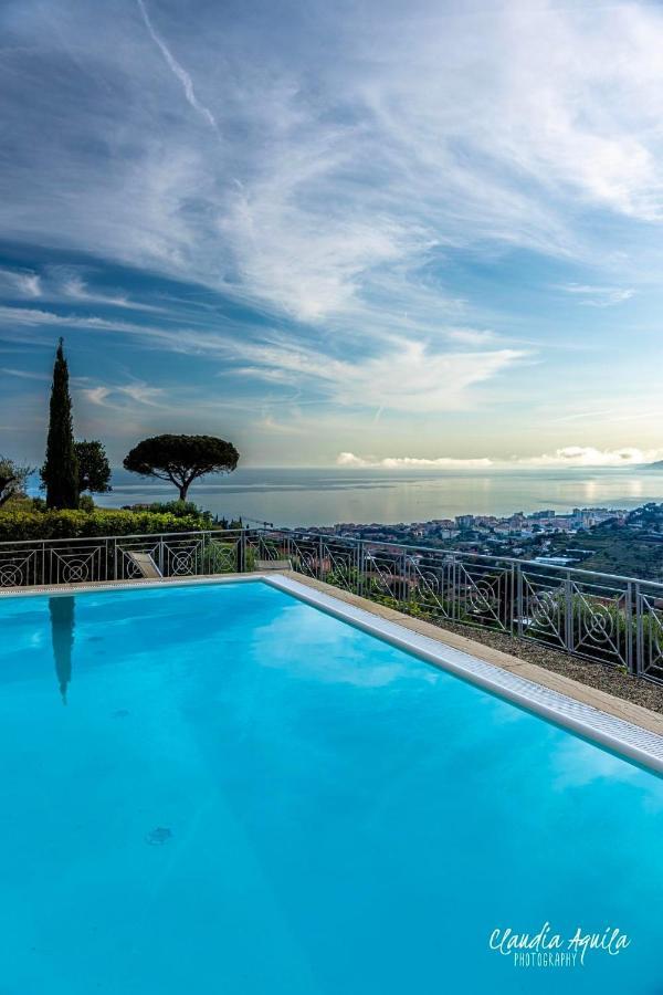 Villa Gaia - Luxury Villa, Pool & Wellness Rooms Bordighera Exteriör bild