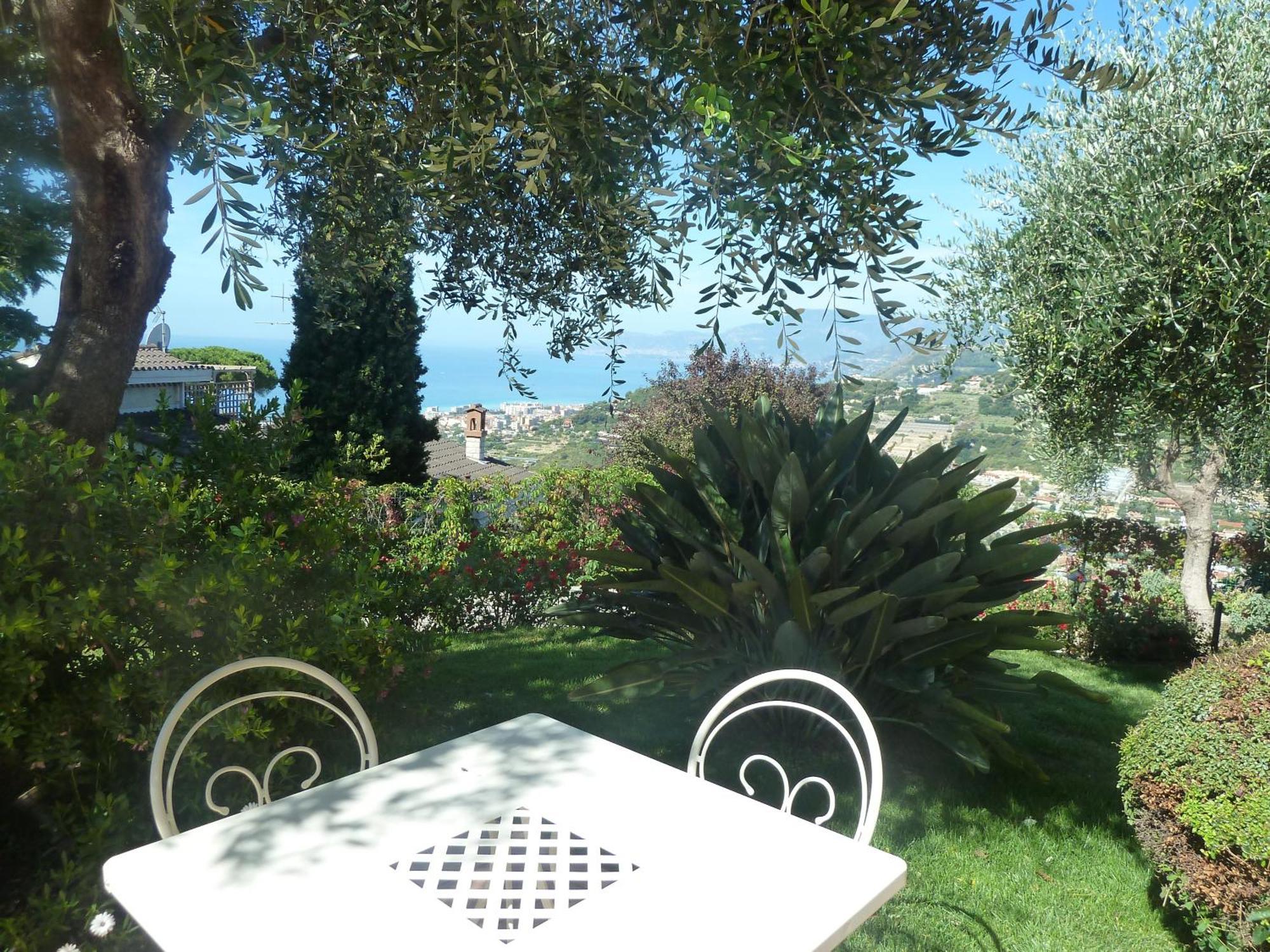 Villa Gaia - Luxury Villa, Pool & Wellness Rooms Bordighera Exteriör bild