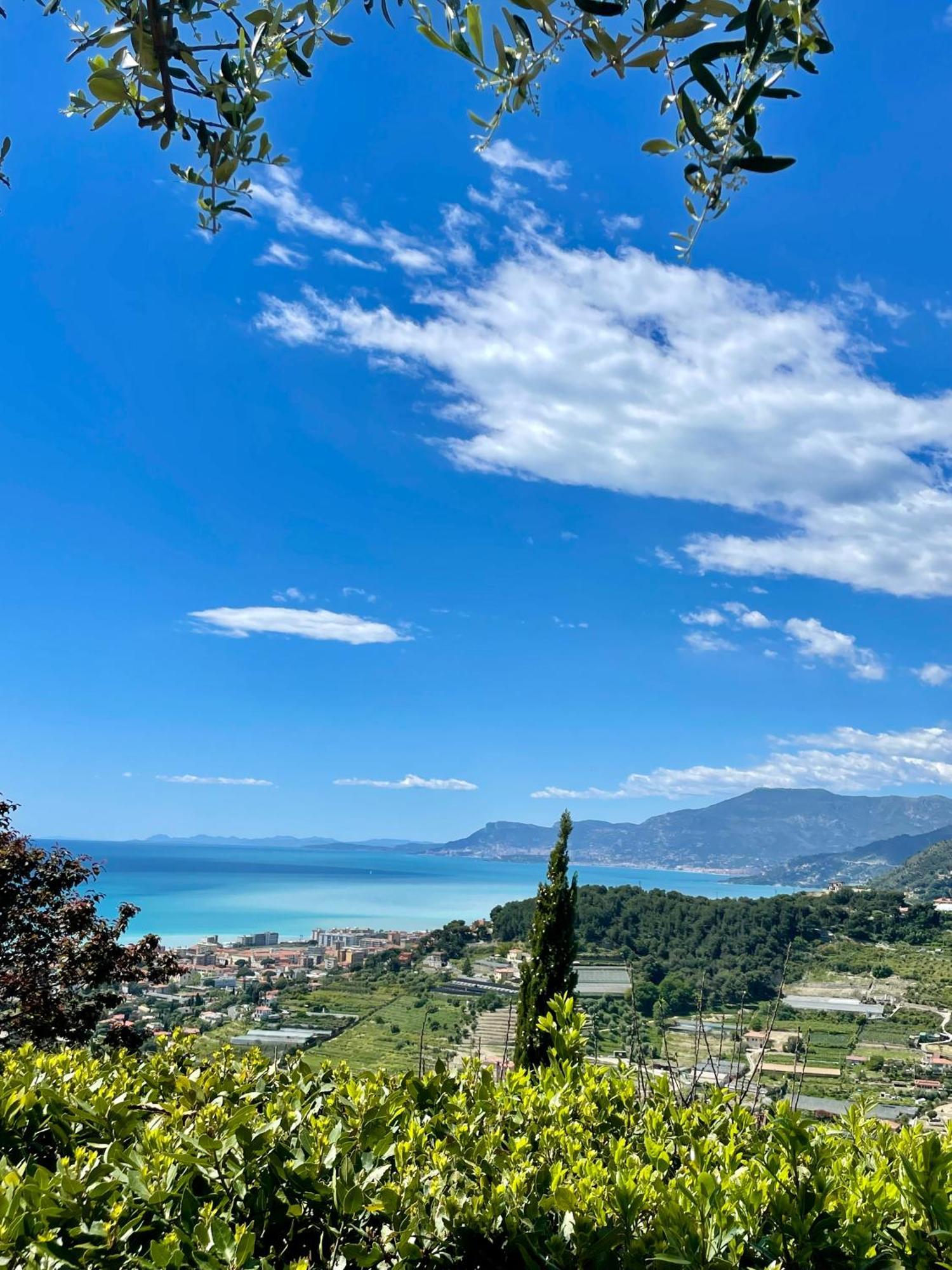 Villa Gaia - Luxury Villa, Pool & Wellness Rooms Bordighera Exteriör bild